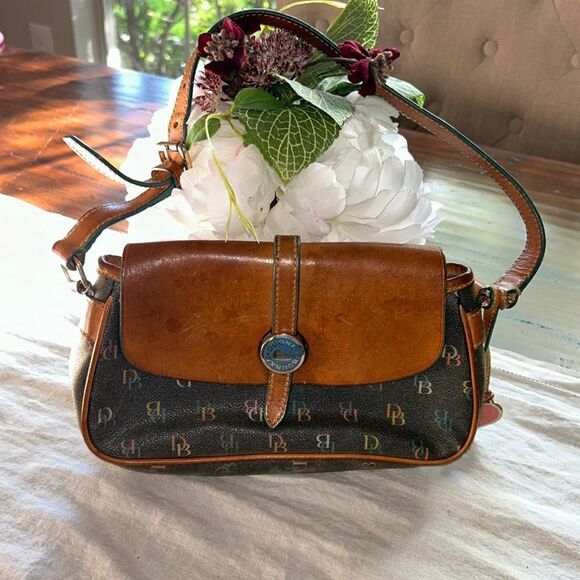 Dooney & Bourke Vintage shoulder bag impressive condition - Picture 1 of 17